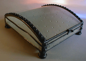 footed box with dot glass pattern